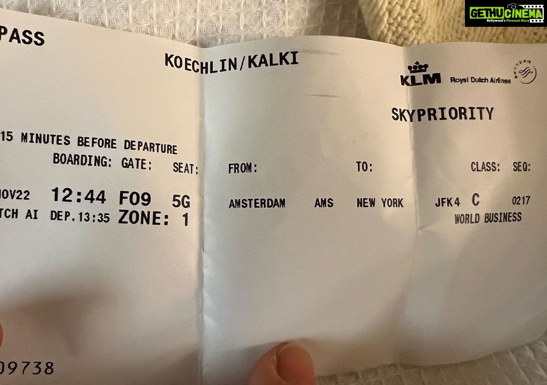 Kalki Koechlin Instagram - Missed connections, luggage lost, over 24 hours of travel time, tom cruise to cheer me up, 6am jet lagged walks and Seattle, it’s nice to meet you…