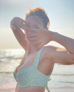 Kalki Koechlin Instagram - बिकिनी बौड😉
The body changes…shrinks and enlarges, stretches and ages, breaks and fixes itself, cries, laughs and leaves scars that are witness to its healing, some days it’s less easy to show off, and ten years down the line I’ll have a different set of challenges, but today, I’m celebrating this extraordinary machine.

Amazing improvised shoot by @shanawaz421 🤗