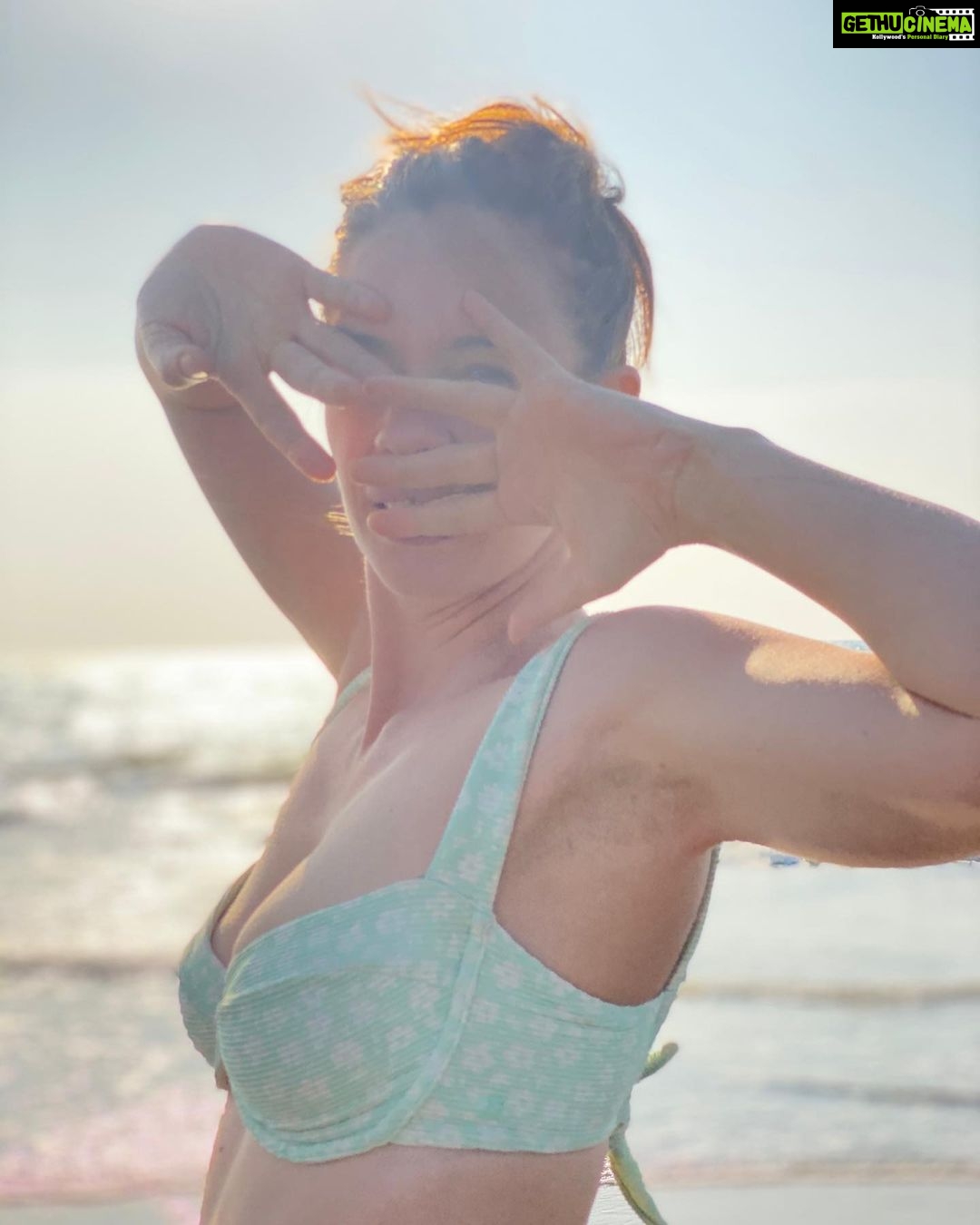 Kalki Koechlin - 67.1K Likes - बिकिनी बौड😉
The body changes…shrinks and enlarges, stretches and ages, breaks and fixes itself, cries, laughs and leaves scars that are witness to its healing, some days it’s less easy to show off, and ten years down the line I’ll have a different set of challenges, but today, I’m celebrating this extraordinary machine.
Amazing improvised shoot by @shanawaz421 🤗
