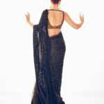 Kalki Koechlin Instagram - Sabyasachi in Seattle @goldfishthefilm @tasveerorg Saree - @sabyasachiofficial Jewellry- @sabyasachiofficial Makeup - @krisann.figueiredo.mua Hair - @makeupbyvirja Styled by - @who_wore_what_when Photography- @rohnpingalay