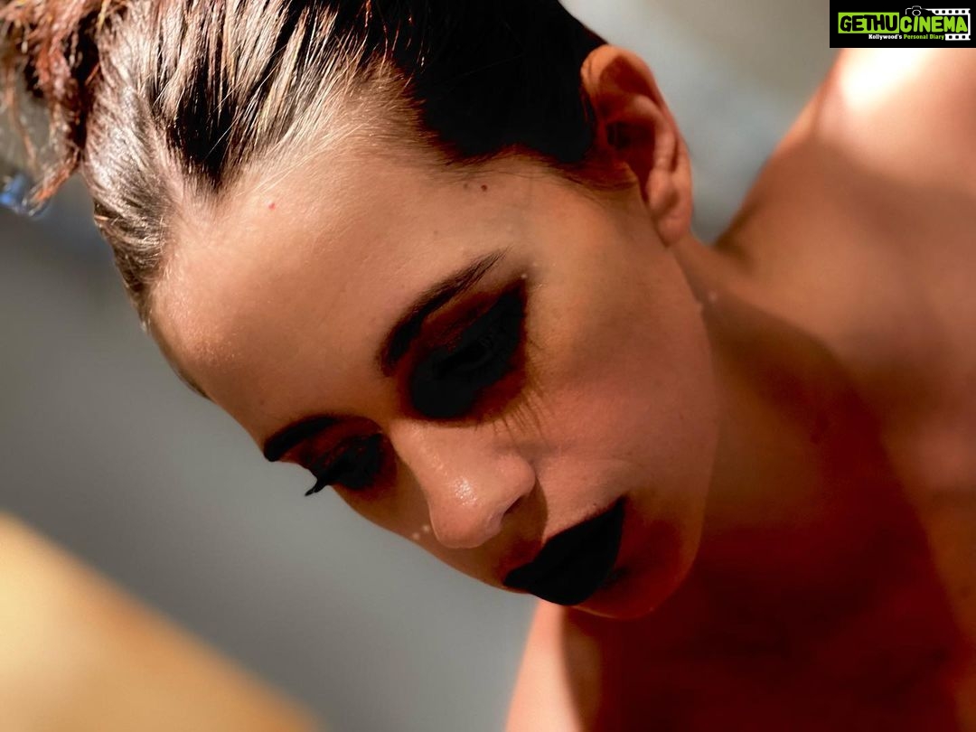 Kalki Koechlin Instagram - Light and shadow Make up @angelinajoseph #atwork