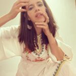 Kalki Koechlin Instagram - Looking the pretty for the Lal Singh Chaddha the screening🤓 👗@anitadongre Earrings @by_paulami #LalSinghChaddha #changaa #boycotttheboycott #ForestGump