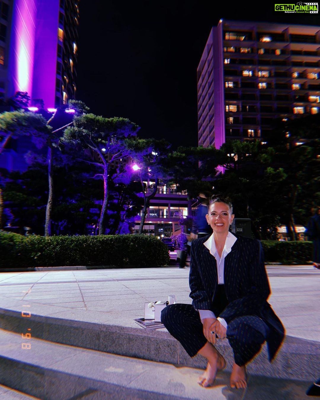Kalki Koechlin Instagram - Gucci got my back Suit @gucci Earrings @blingsutra @ascend.rohank Rings @goldenwindow @ascend.rohank Shoes @louboutinworld Styled by @who_wore_what_when Photographer @thefirstclik #dressedinmybest #busanfilmfestival @busanfilmfest