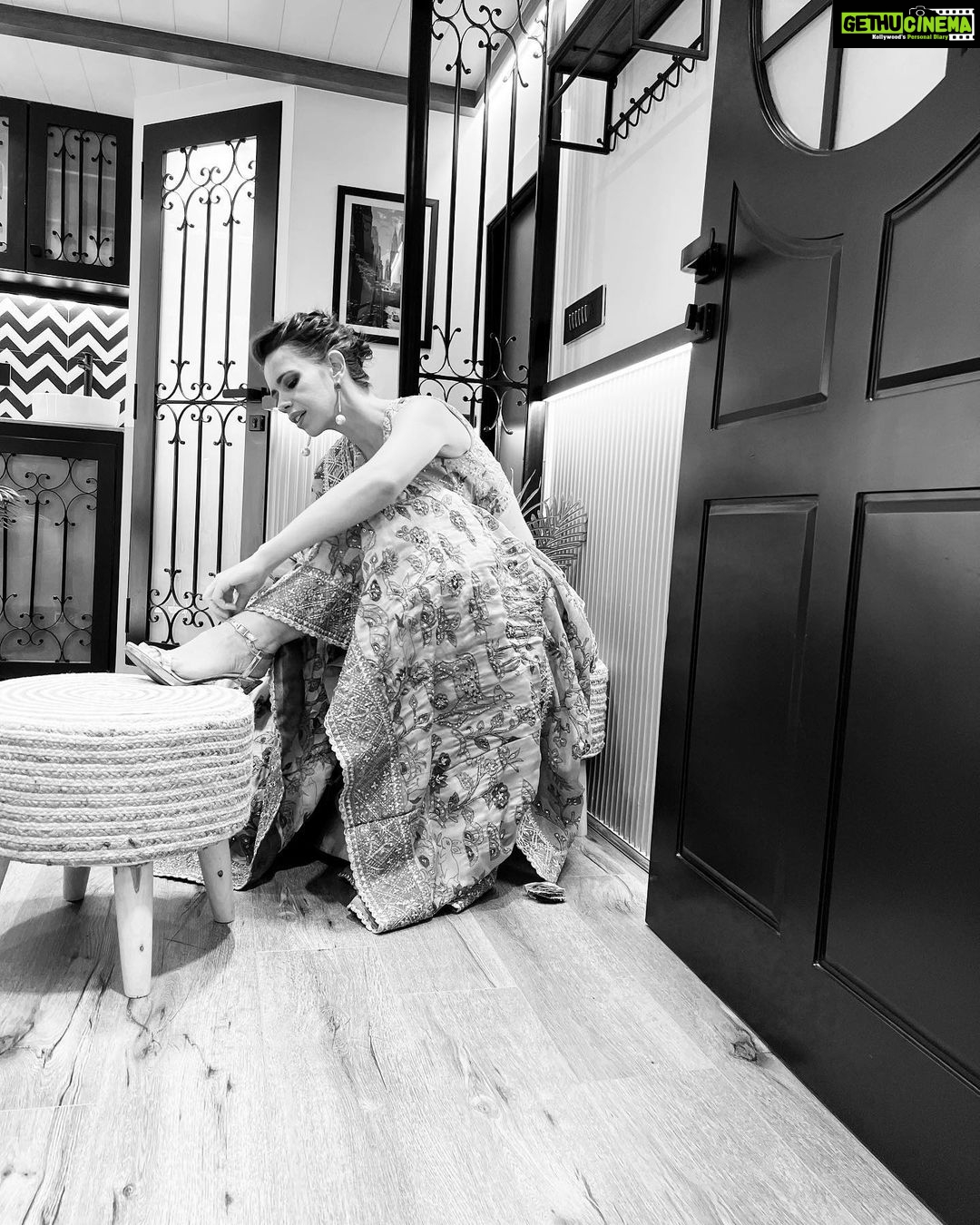 Kalki Koechlin Instagram - Getting ready for the party last night Dress @archanajaju.in Make up and hair @angelinajoseph 🙏🏼 @elevate_promotions #RiAli #weddingcelebrations
