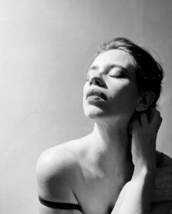 Kalki Koechlin Instagram - Some things you can gift a mother…
- time to stuff her face without interruption 
- create opportunities for her to feel beautiful
- allow her to be a child
- pay her for her work, recognise her work, empower her
- let her talk about her own mother in as many ways as possible
- don’t ask her ‘how can I help with the kids’ just figure it out and help raise the kids. (We don’t come with a manual on how to do it, we just figure it out).
- enable raising her child in peace

Happy Mother’s Day 😀
#happymothersday
#giftuscommitment
#mothersareworkingwomen
📸for the last two @pocket.cie 😘