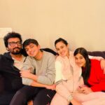 Kamya Punjabi Instagram - We are the Dang 🤩The picture of our new year celebration ❤️ Happy 2023 from me n mine to you n yours #familytime #newyeartime #dangs