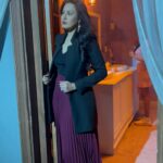 Kamya Punjabi Instagram - When u like what u wear what u do n how u look 🤩 #onset #inbetweentheshots #tereishqmeinghayal #kamyapunjabi