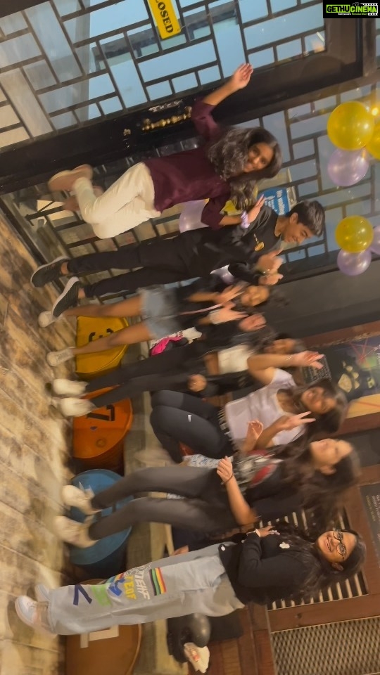 Kamya Punjabi Instagram - And the clelebration continues 🫶🕺🏼🤩 #13thbirthday #myaara @myflowertree_mft thank you for being a part of this celebration 🕺🏼