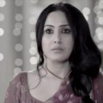 Kamya Punjabi Instagram - Posted @withrepost • @zeetv Amrita ko pata chal chuki hai Meenakshi ki asli pehchaan, ab kaunsi nayi pareshaaniyon ka karna hoga Gauri ko saamna? Dekhiye, #Sanjog, Mon-Fri, raat 10 baje, sirf #ZeeTV par aur kahin bhi, kabhi bhi #ZEE5 App par. #AmritaKiDaastaan #AmritaKaParivaar #GauriKaParivaar #AmritaAurGauri #gauri @ishefalisharmasethi @panjabikamya