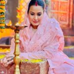Kamya Punjabi Instagram - #aboutlastnight #navami #pinkday Also Happy Dussehra to all 🙏🏻