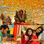 Kamya Punjabi Instagram - गणपति बप्पा मोरया ganapati bappa moraya 🙏🏼😇 Thank you my dear friend for creating such amazing moments of the life. Visarjan ke next day tujhe boht yaad kiya, body ka ek ek purza dard ho raha tha because of dancing like maniacs.😂😇 #friends #family #dance #fun #food #dhol #happyganeshchaturthi #ganapatibappamorya #visarjan #2022 #kamyapunjabi #manishnaggdevvibes 💥❤️