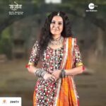 Kamya Punjabi Instagram - Posted @withregram • @zeetv Kamaal ka saahas, aur aankhon mein apne sapnon ke sansaar ka khwaab liye, aa rahi hai Gauri aap sabse milne. Toh dekhiye, #Sanjog, kal se, Mon-Fri, raat 10 baje, sirf #ZeeTV par. #CharacterTuneIns #kamyapunjabi @panjabikamya