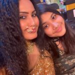 Kamya Punjabi Instagram – #zra with my daughter darling ❤️ #myaara #aboutlastnight #zeerishteyawards #zeekutumb #surprisesurprise #dontmissit #zeetv
