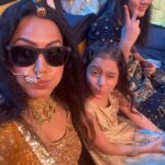 Kamya Punjabi Instagram - #zra with my daughter darling ❤️ #myaara #aboutlastnight #zeerishteyawards #zeekutumb #surprisesurprise #dontmissit #zeetv