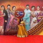 Kamya Punjabi Instagram - #zra with my daughter darling ❤️ #myaara #aboutlastnight #zeerishteyawards #zeekutumb #surprisesurprise #dontmissit #zeetv
