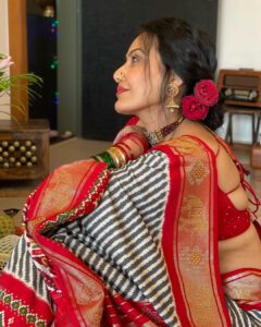 Kamya Punjabi Instagram - मेरा मोरया ❤️ 

@zaribanaras 
@mouliroy