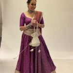 Kamya Punjabi Instagram - Sanjog Mon to Fri 10pm @zeetv #gauri #sanjog Style by @nishabedii Juti @official_pf_buttons_and_bows Jewellery @_shimulibyshraddha_ #kamyapunjabi