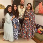 Kamya Punjabi Instagram - Blessed with the Best ❤️🧿 #happyrakshabandhan 💕 @amit.punjabi.52056 My 👗 @pheeta_