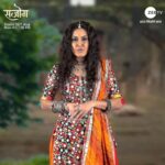 Kamya Punjabi Instagram - Posted @withregram • @zeetv Aankhon mein sajaa hai uske sapnon ke sansaar ka khwaab, karti hai woh apne pati Gopal se behadh pyaar. Toh baniye Gauri ke safar ka hissa aur dekhiye ek nayi kahaani, #Sanjog, 22 August se, Mon-Fri, raat 10 baje, sirf #ZeeTV par. #CharacterIntroByte @panjabikamya
