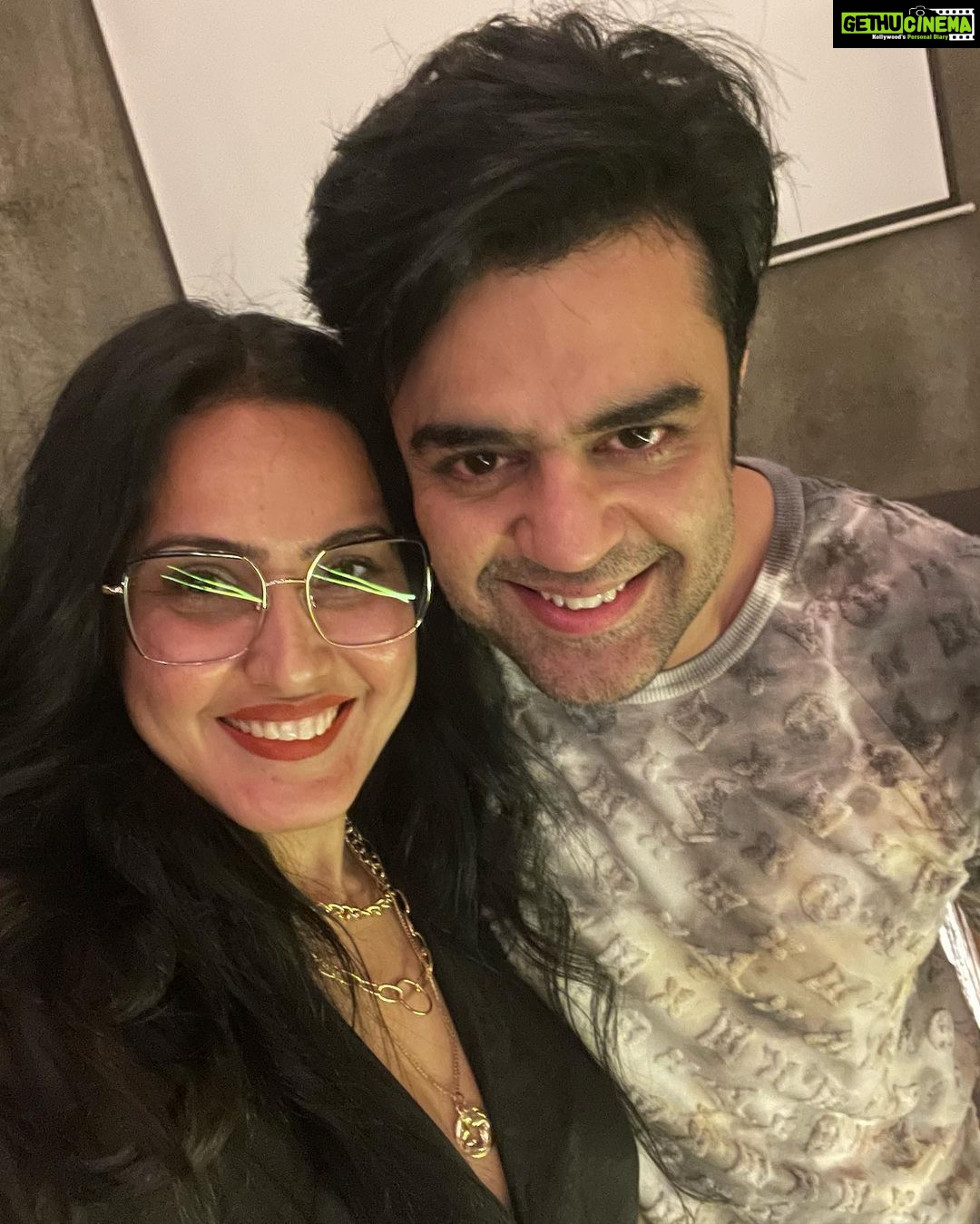 Kamya Punjabi Instagram - #aboutlastnight @bhuvanchopra @lakshya2204 @manieshpaul @sharadkelkar @keertikelkar