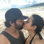 Kamya Punjabi Instagram - ❤️🥰 #holidaying #beaching #kamyapunjabi #shalabhdang #kasha