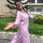 Kamya Punjabi Instagram - 💓 #lovethesong #lovetheplace #reels #reelsinstagram #kamyapunjabi #trending