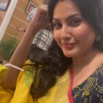 Kamya Punjabi Instagram - When the DOP is a very good singer too… shoot toh rukegi hi aur singing sessions hoga hi 🤩 @kalpesh_raval_official
