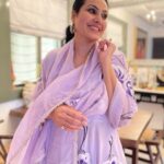 Kamya Punjabi Instagram - It’s my Indian outfit face 💜 @aachho #loveit #kamyapunjabi