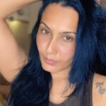 Kamya Punjabi Instagram - Because I like #blue 🤩 #reelsinstagram #tryingnewthings #reelingin #kamyapunjabi