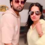 Kamya Punjabi Instagram - Humara waala dance 😂😂😂 #Naggdevvibes #Manishnaggdev #Kamyapunjabi #friends #love #fun #dance 💥🎉🙌