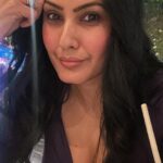 Kamya Punjabi Instagram - Me waiting for my girls gang on our night out n thinking why do girls take so much of time to get ready 🙄😄 @jigyasa_07 @sonyaaayodhya