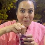 Kamya Punjabi Instagram - We are so use to zomato n swiggy n what not… pls step out, go help them, THEY WORK VERY HARD 🙏🏻 n yesss the taste is out of the world 😍 Oh yes i love street food 🤩 #mumbaimerijaan #streetfood #kamyapunjabi