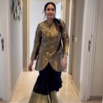 Kamya Punjabi Instagram – Walking into the new year be like 🕺🏼 
#kamyapunjabi