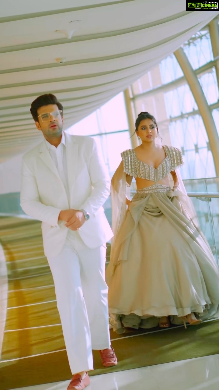 Karan Kundrra Instagram - My dream sequence & my dream girl ❤️ #Gratitude Styled by : @dollaypop Assisted by : @singlasahab04 @shreeum @deepanshigoell Blazer : @abkasaofficial Shirt : @jackjonesindia Shot : @that.nikhil #HarMaidanFateh #KaranKundrra Dubai, United Arab Emirates