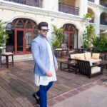 Karan Kundrra Instagram - Blue blood & neck iced 🤍 Styled by - @dollaypop Assisted by - @shreeum @singlasahab04 @muskaaaaaanshah Outfit - @bubbercouture Necklace - @dripproject.co Shoes - @fhos_india Grand Hyatt Goa