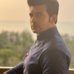 Karan Kundrra Instagram - Looks for days 🧿 Tonight at @iffigoa - so blessed to be in the presence of the greatest people of indian cinema, and to catch the world premier of our labour of love ‘Tera Kya Hoga Lovely’ What an honour, what a year! God has been too kind, and you all have been even kinder ❤️ Styled by: @dollaypop Asst: @singlasahab04 @shreeum Outfit: @rituandabhishek Shoes: @fhos_india Goa, India