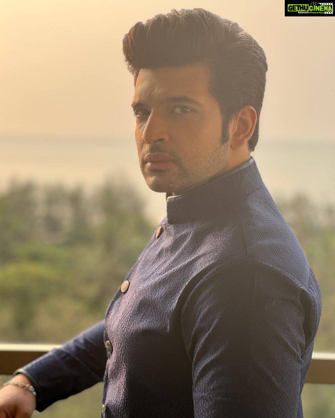 Karan Kundrra Instagram - Looks for days 🧿 Tonight at @iffigoa - so blessed to be in the presence of the greatest people of indian cinema, and to catch the world premier of our labour of love ‘Tera Kya Hoga Lovely’ What an honour, what a year! God has been too kind, and you all have been even kinder ❤️ Styled by: @dollaypop Asst: @singlasahab04 @shreeum Outfit: @rituandabhishek Shoes: @fhos_india Goa, India