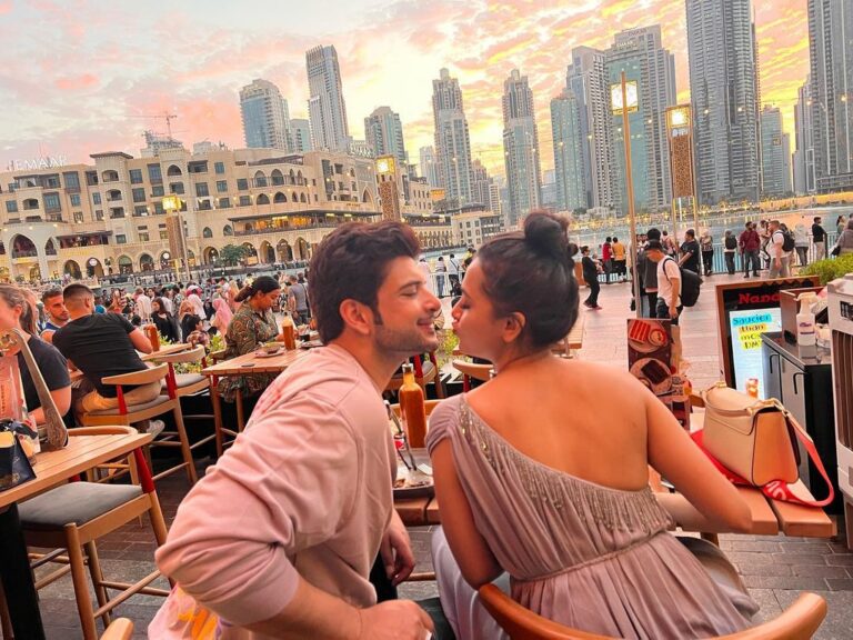 Karan Kundrra Instagram - there was always something new to be seen in the unchanging evening sky..! Laddoo’s Styling: @stylebysugandhasood × @teamsugandhasood Asst.: @styleitupwithmicheala Outfit: @ruchisoniofficial Dubai, United Arab Emirates