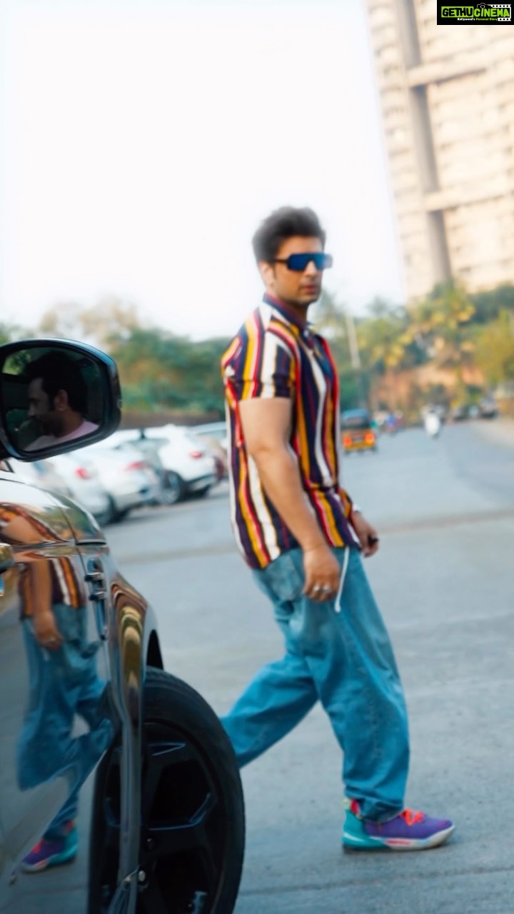 Karan Kundrra Instagram - the more you hate the more we grow in your frikkin face ;) a big shout out to @princenarula @munawar.faruqui for coming up with this sick sick sick track killed it bhaiyon.. rabb chad di klaa ch rakhein hamesha love -KK Style: @anusoru Shot: @that.nikhil