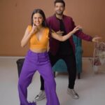 Karan Kundrra Instagram - When together, on a roll forever! What are your cute moments with your sweetheart?❤️ Show me your #ManikeMove only on #YouTubeShorts @YouTubeIndia @tseries.official