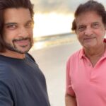 Karan Kundrra Instagram - Happy Birthday to my strength.. to my father who’s also my best friend.. thank you for being you..! Perfect #DaddyKundra