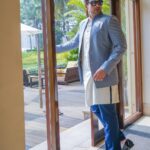 Karan Kundrra Instagram - Blue blood & neck iced 🤍 Styled by - @dollaypop Assisted by - @shreeum @singlasahab04 @muskaaaaaanshah Outfit - @bubbercouture Necklace - @dripproject.co Shoes - @fhos_india Grand Hyatt Goa