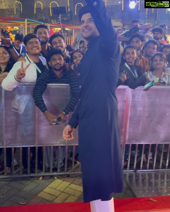 Karan Kundrra Instagram - Another day of living the dream, I must’ve done something right to deserve this world premiere at the prestigious stage of @iffigoa 🧿 Not taking a moment of this for granted, thank you a million times over, on my hands and knees 🙏🏼 Big love to the A Team @randeephooda @ileana_official @balwindersinghjanjua @sonypictures #TeraKyaHogaLovely #WorldPremiere