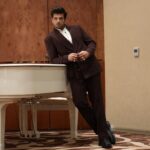 Karan Kundrra Instagram - The black lady met her match in brown tonight 🤎 #FilmfareME #MiddleEast #Dubai #KaranKundrra @filmfareme Styled by: @dollaypop Photographed by: @that.Nikhil Asst: @singlasahab04 @shreeum @deepanshigoell Outfit: @chandrikaraamzofficial @gladucamepr Rings: @amargems Shoes: @jeetinder_sandhu PR: @media.raindrop