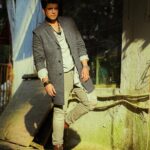 Karan Kundrra Instagram - and last but not the least I’d like to thank me ;) style: @anusoru shot: @that.nikhil hair: @elvisvaaz makeup: @makeupbymangesh