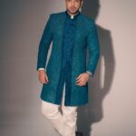 Karan Kundrra Instagram - Meanwhile Punjabiyaan da Kakkaa.. ;) Style: @kmundhe4442 Outfit: @elitesahab Shot: @smileplease_25