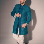 Karan Kundrra Instagram – Meanwhile Punjabiyaan da Kakkaa.. ;)

Style: @kmundhe4442 
Outfit: @elitesahab 
Shot: @smileplease_25