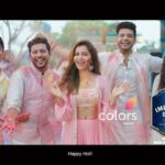 Karan Kundrra Instagram - What’s Holi without a plate of gujiya and a buffet of mischief with your friends. But will this gujiya story get a sweet ending? Watch now to find out and join the Holi celebrations with me, Seagram’s Imperial Blue Packaged Drinking Water, and COLORS. Spread the cheer amongst your friends and get the fun started. @becausemenwillbemen @colorstv @rubinadilaik @pratiksehajpal and @nishantbhat85 @reem_sameer8 #becausemenwillbemen #seagram #imperialblue #HappyHoli #happyHoli2023 #holicelebration #colorstv #collaboration #HoliWithImperialBlue #Holi #HoliHai
