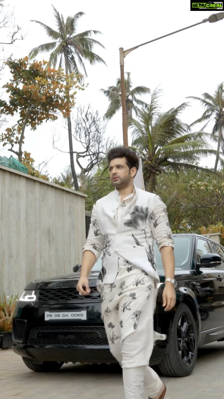 Karan Kundrra Instagram - I say Ganpati Bappa Morya..!! Style: @kmundhe4442 outfit: @rohitbalofficial shot: @that.nikhil
