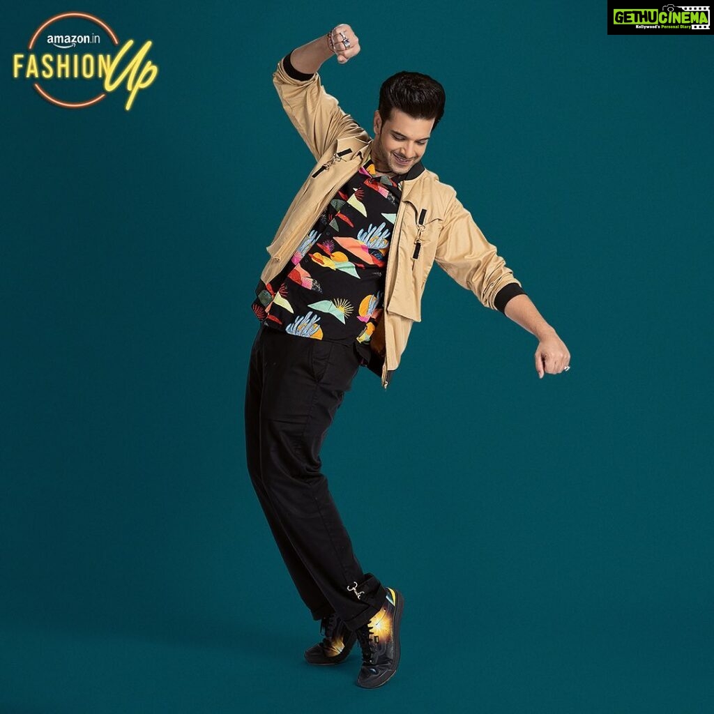 Karan Kundrra Instagram - Looks so fine we activate weekend vibes on a Monday 👀 I am gonna be dancing into the weekend in style, all thanks to #AmazonFashionUpS2 and @stylemeupwithsakshi , for styling this look. Shop this look only on Amazon and Stay #HarPalFashionable! #AmazonFashionUp #FashionUpS2 #AmazonIndia #StyleGame #DressUp #AmazonFashion #AmazonBeauty #Fashion #Styling #GlamUp #FashionUpgrade #Ad